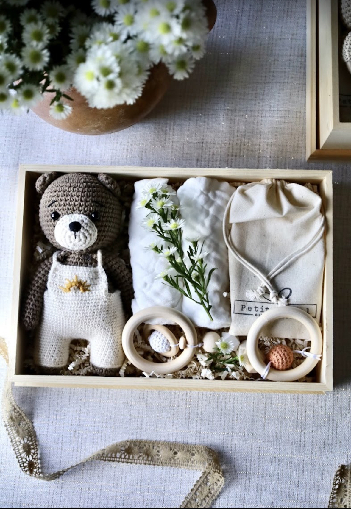Petit Pincel — Curated Gift Boxes & Flowers in Miami