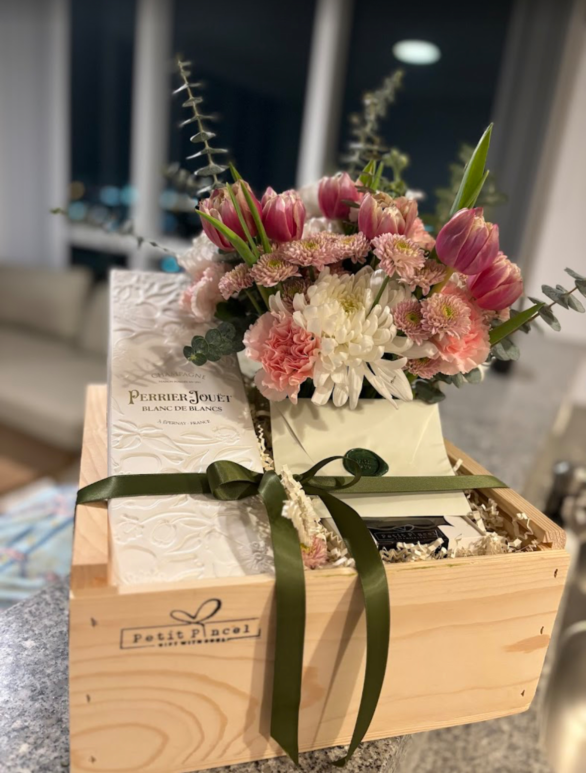 Petit Pincel — Curated Gift Boxes & Flowers in Miami