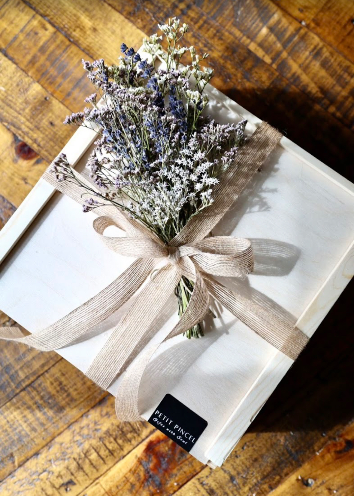 Petit Pincel — Curated Gift Boxes & Flowers in Miami