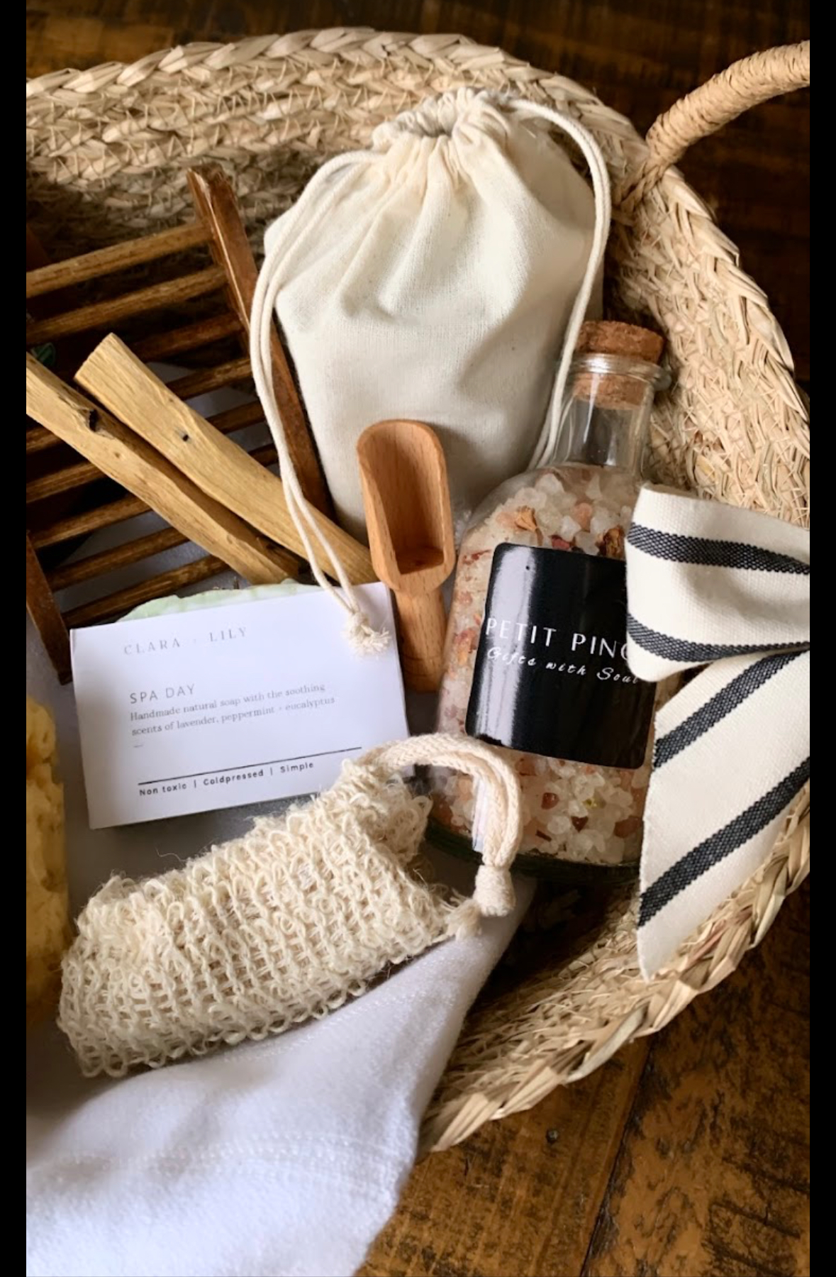 Petit Pincel — Curated Gift Boxes & Flowers in Miami